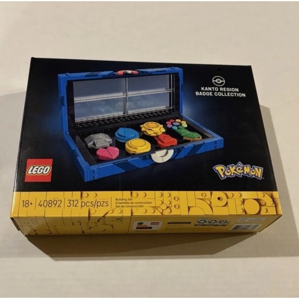 LEGO Pokemon 40892 Kanto Region Badge Collection Gym Exclusive IN HAND - Picture 1 of 1